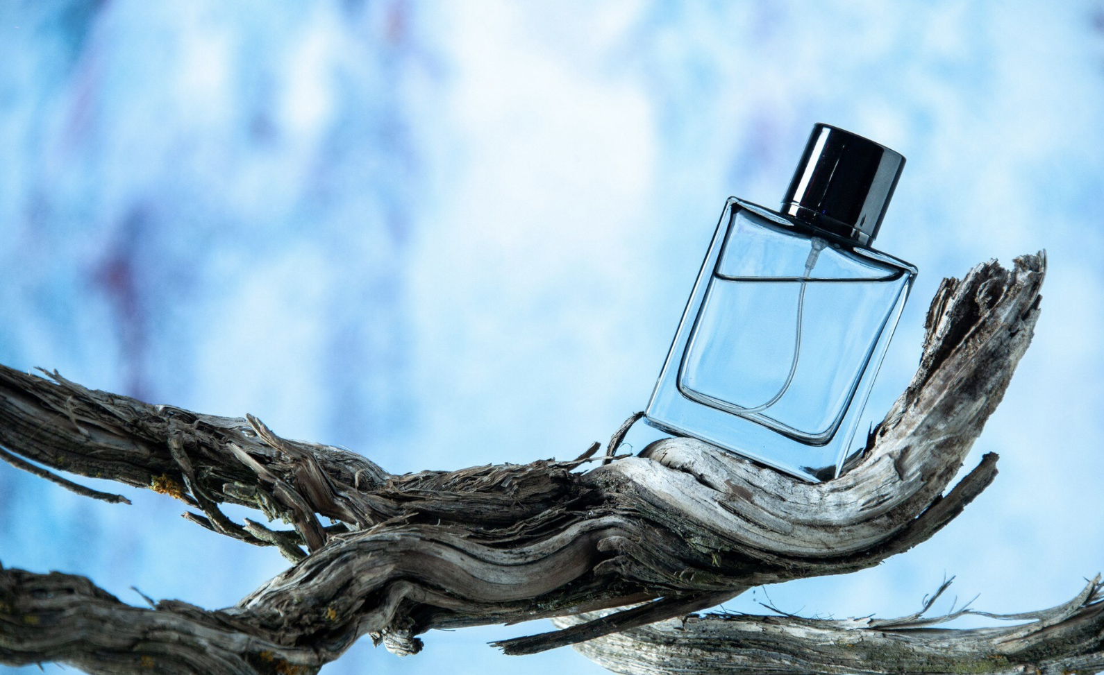 Даже люксовый парфюм иногда может иметь неприятный запах.
