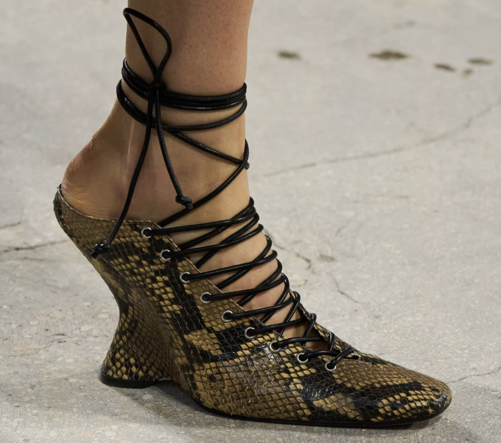 Незвичайне взуття, що варте уваги