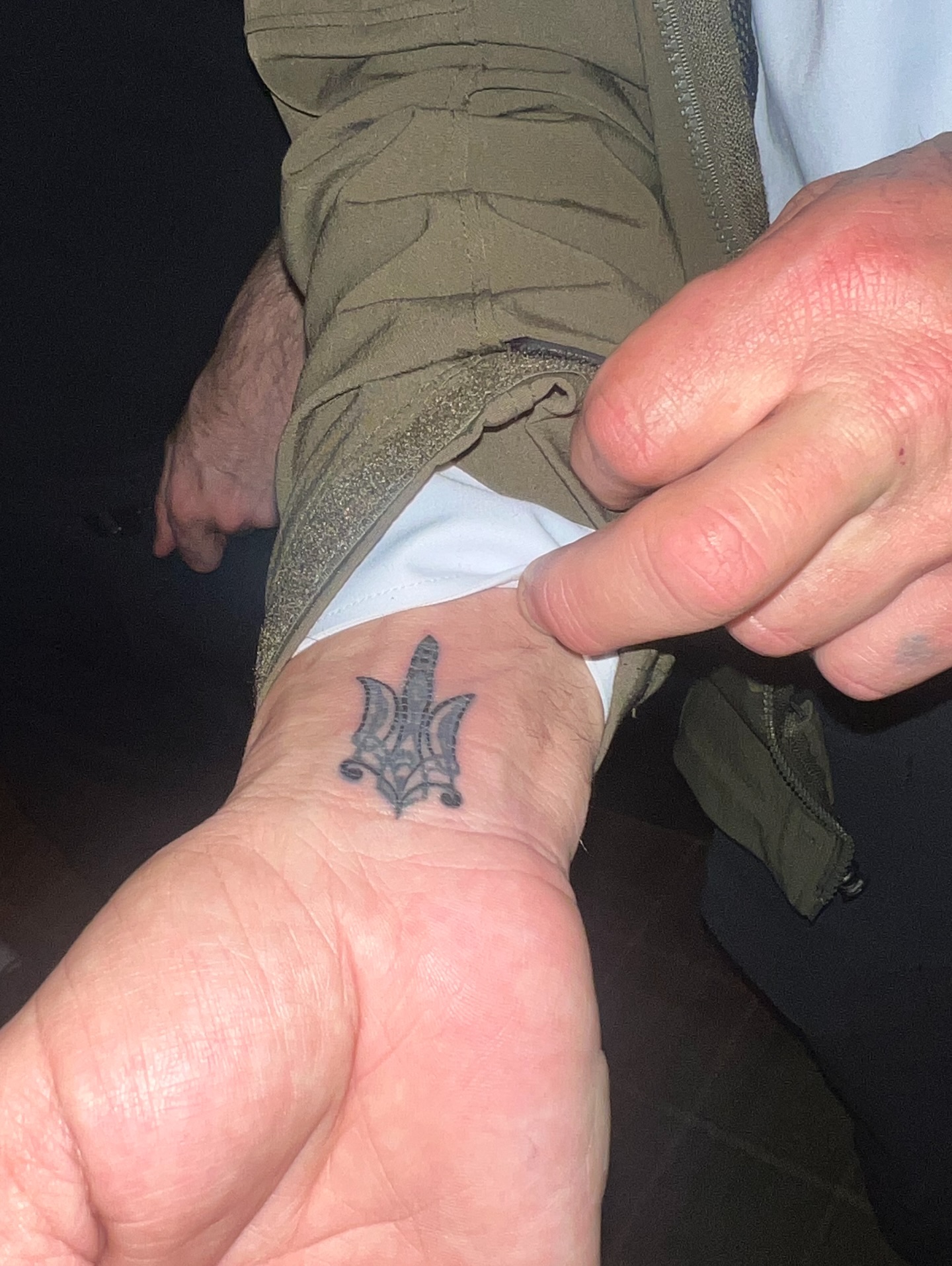 Шон Пенн зробив тату з гербом України - фото