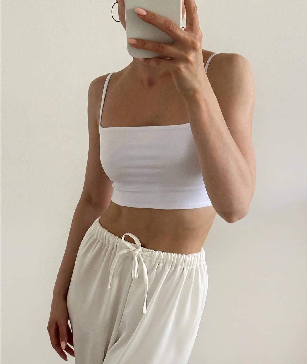 Топи є основою базового гардеробу