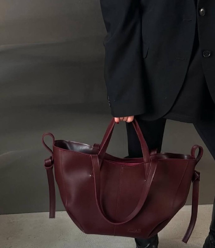 Великі сумки підкорюють тренди