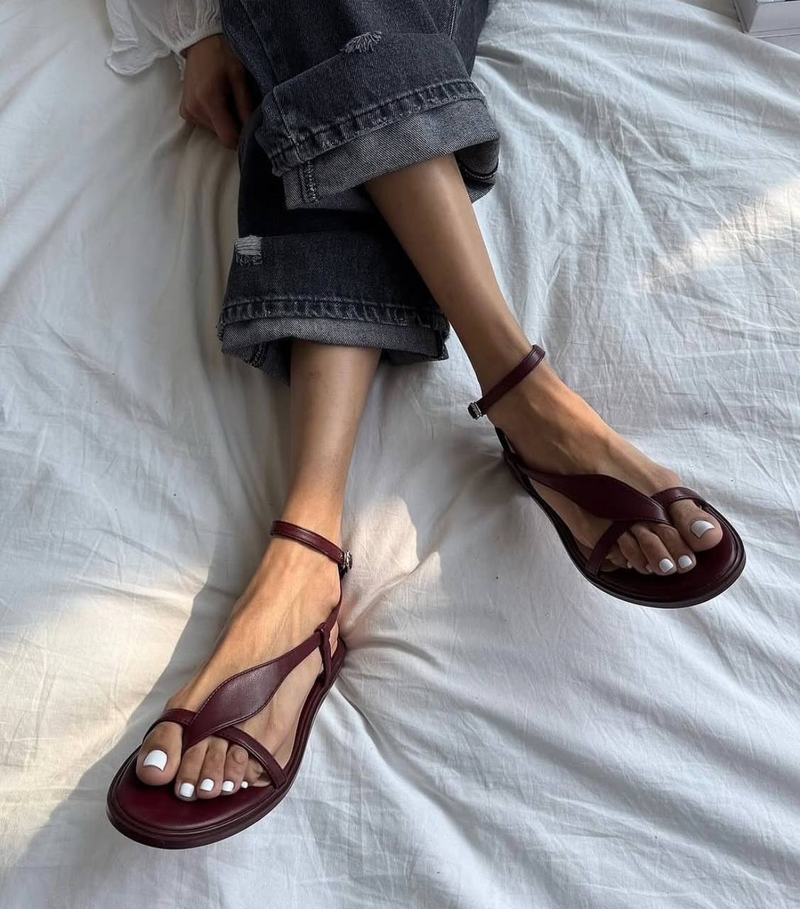 Босоніжки - основна складова базового гардеробу